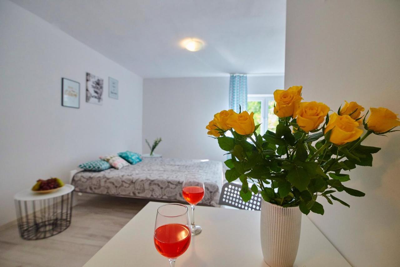Regem Apartments Plonska Варшава Экстерьер фото