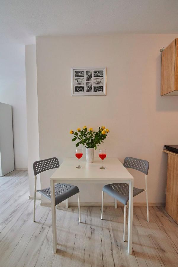 Regem Apartments Plonska Варшава Экстерьер фото