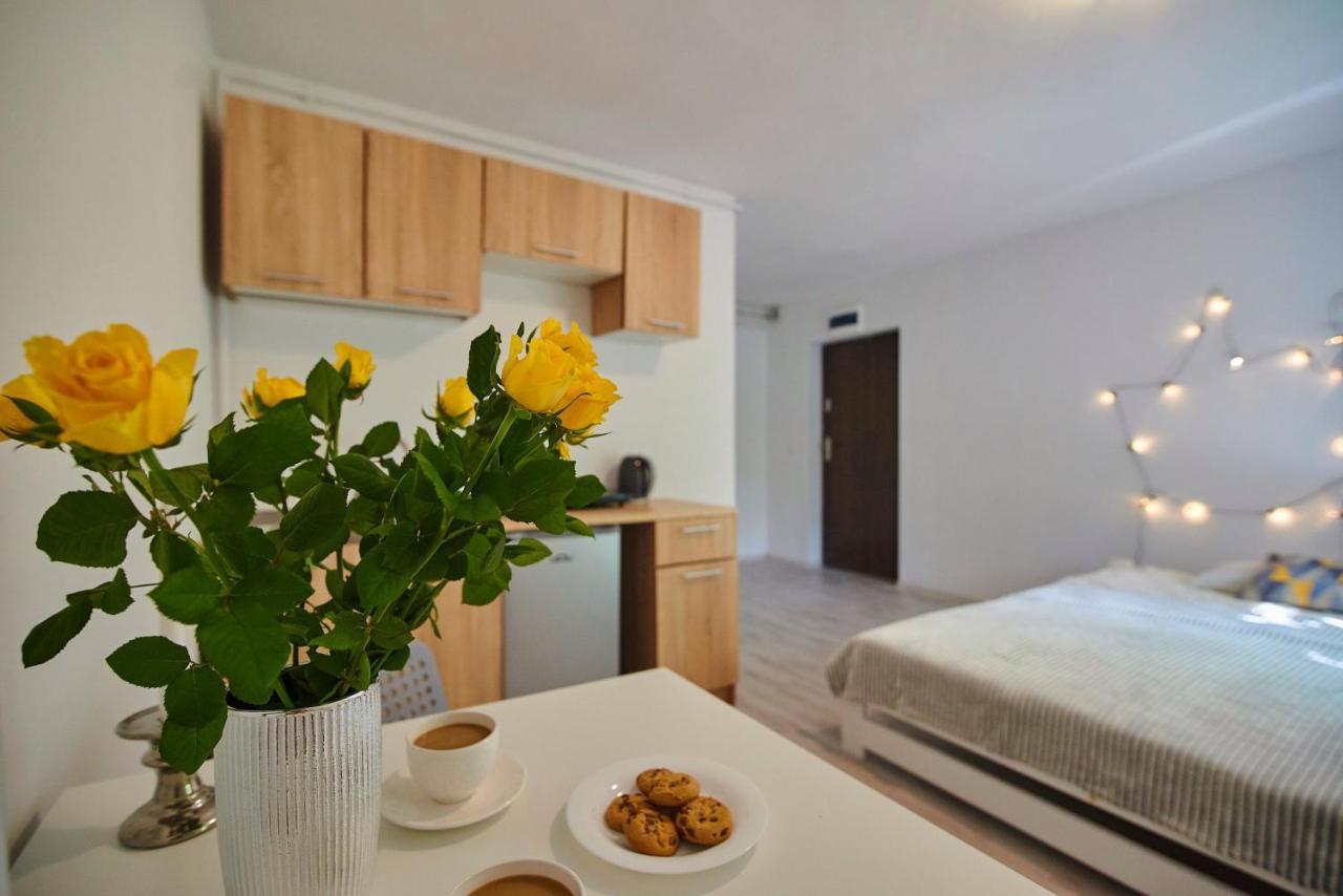 Regem Apartments Plonska Варшава Экстерьер фото