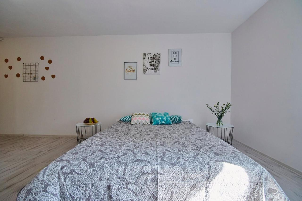 Regem Apartments Plonska Варшава Экстерьер фото