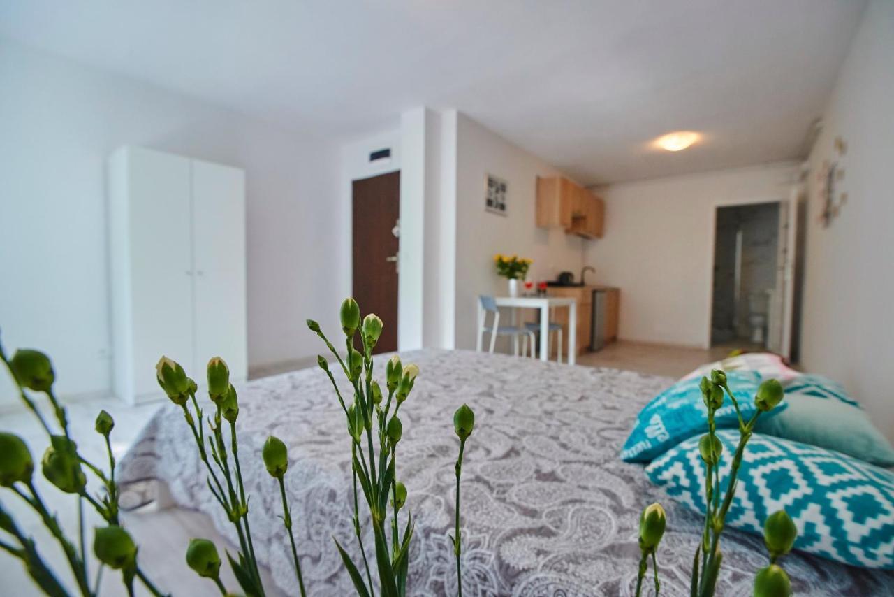 Regem Apartments Plonska Варшава Экстерьер фото