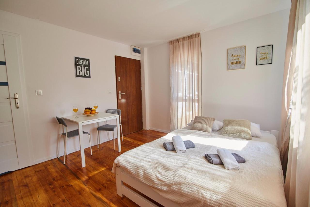 Regem Apartments Plonska Варшава Экстерьер фото