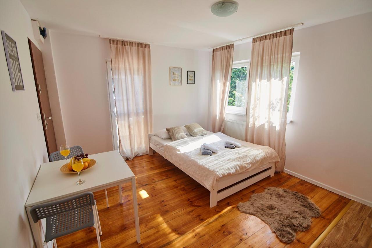 Regem Apartments Plonska Варшава Экстерьер фото
